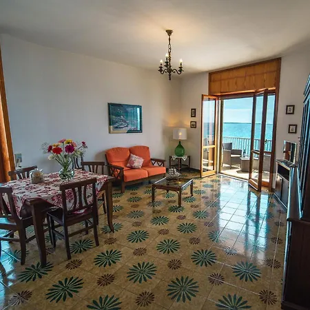 Casa Vacanze Alisea Apartment